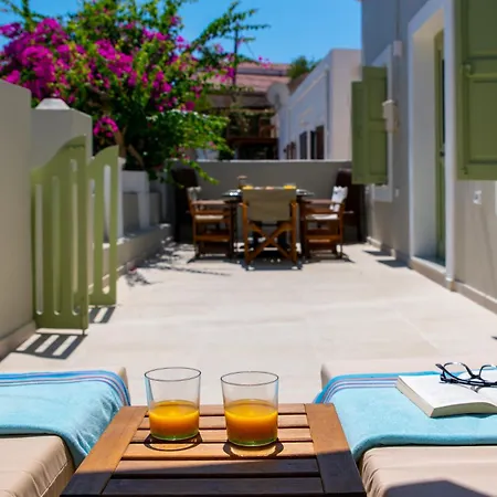 Theoni Case de vacanță