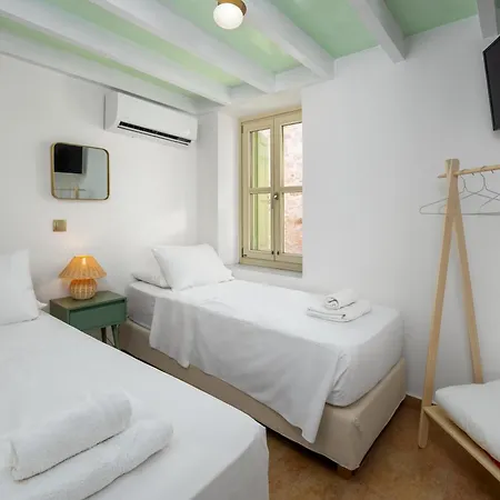 Theoni Case de vacanță Chalki Town