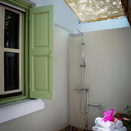 Theoni * Chalki Town