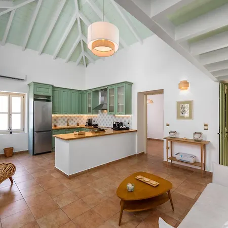 Theoni בית נופש האלקי