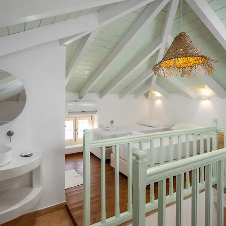 בית נופש Theoni