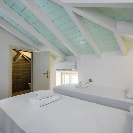 בית נופש Theoni *